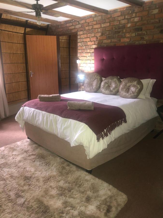 Jock Of The Bushveld Hotel บาร์เบอร์ตัน ภายนอก รูปภาพ